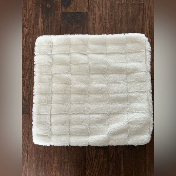 FREE w/ Bundle Bouclair Decorative  Pillow Case - Picture 3 of 4